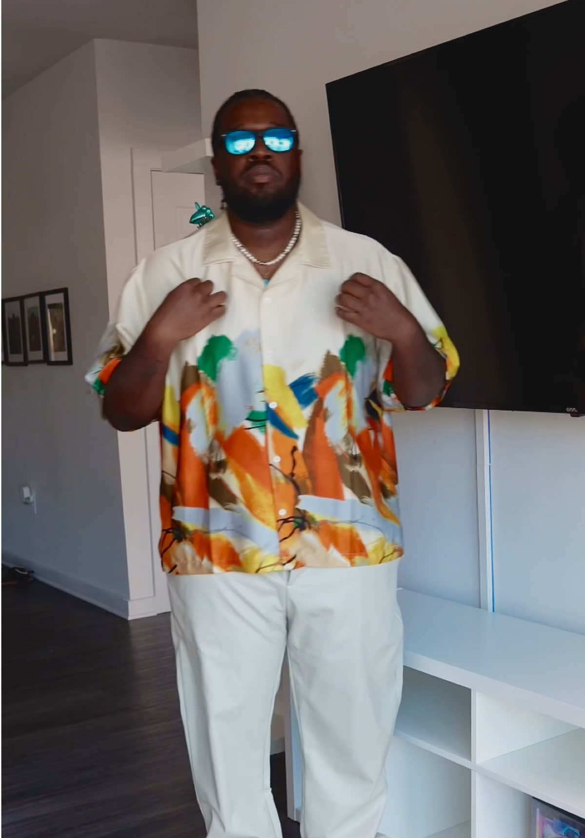 Fellas, don’t be scared of color. Neutrals are cool, but this is confidence. Drop a 🎨 if you’re ready to step outside the beige box. #mensfashion #menstyletips #bigguysdoitbetter #summerfits 