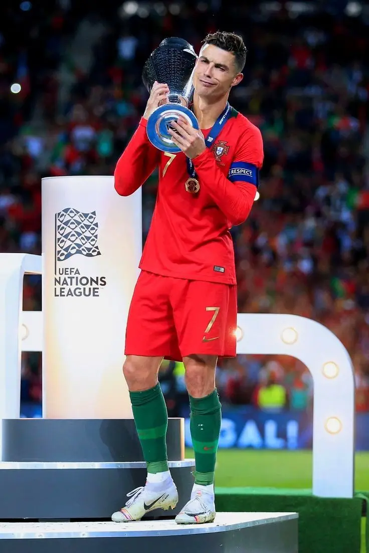 CR7 wallpapers to bless your feed. #cristiano #ronaldo #cr7 #cristianoronaldo #siuuuu #goat #legend #icon #nunomendes #portugal #nationsleague #fyp #sports #footballtiktok #futbol #futebol #him #him #viralizou 