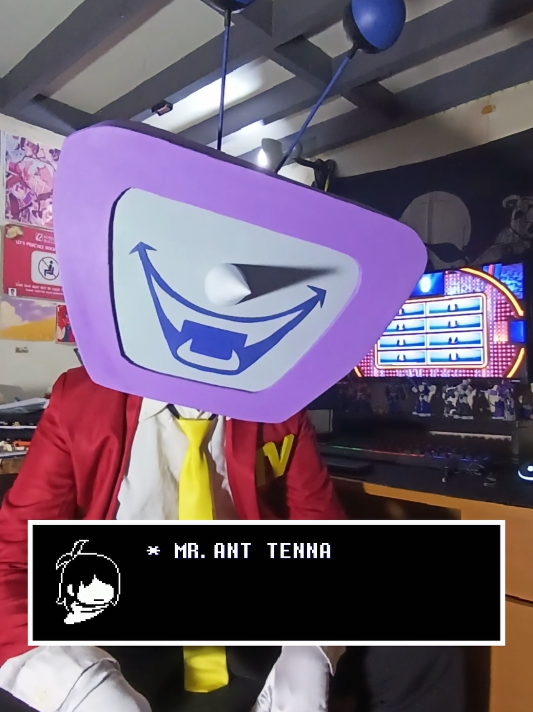I HATE HOSTING THIS SHOW #deltarune #deltarunetomorrow #deltarunecosplay #krisdeltarune #susiedeltarune #tennadeltarune #tenna #tennacosplay #cosplay #familyfeud #tvhead #fyp 