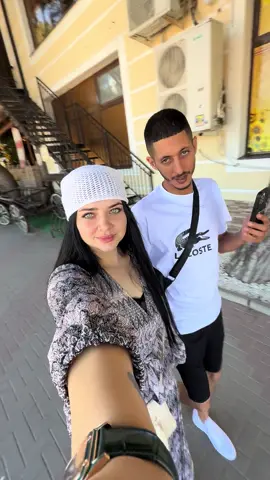 О чем он там разговаривает?@Hafnaoui🇷🇺 🤷‍♀️#алжирроссия #🇩🇿❤️🇷🇺 #алжир #отпуск #геленджик #алжир🇩🇿 