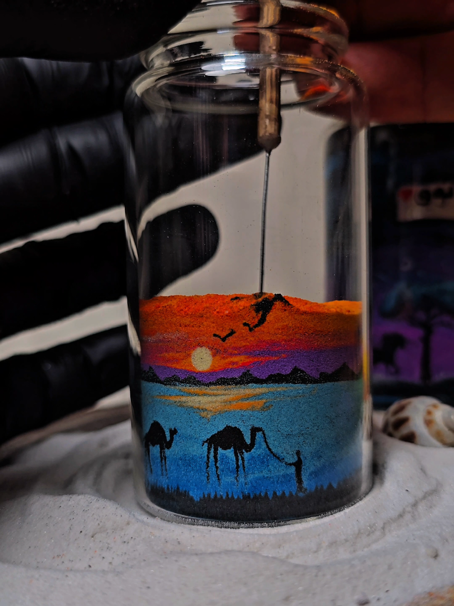Do you feel the magic 🥰 #uae🇦🇪 #tiktoklive #sandart #livehighlights #TikTokLIVE #crafts #art 