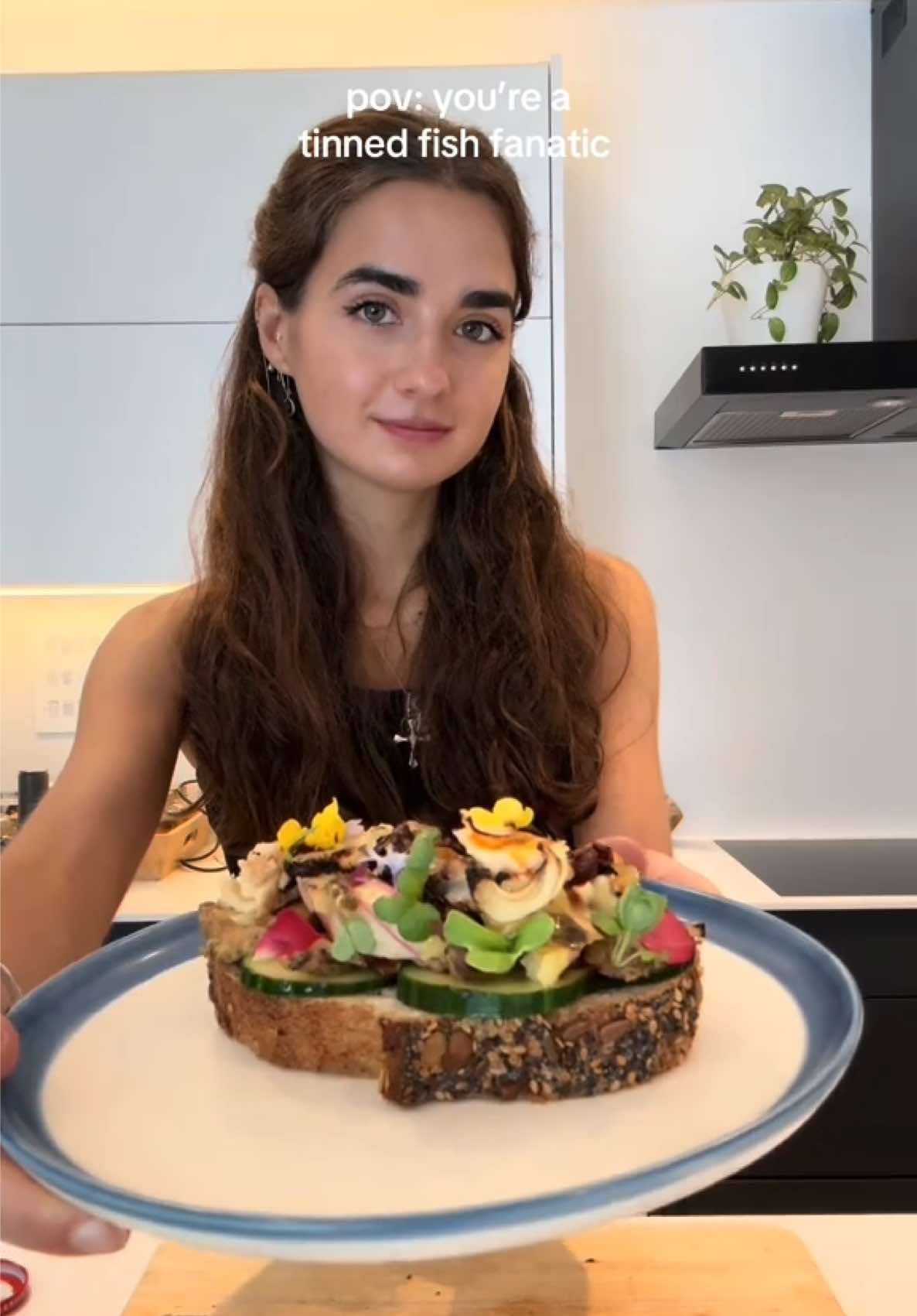 Polly 🤝 tinned fish I was SO excited when I saw @seasistersuk in a little farm shop in Barnes. I was so undecided for ages between the seaweed butter & loads of the other flavours so I’m definitely going to make it a series on my channel trying them all 🤤🤤 sensationallll x