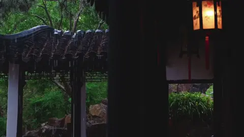 Trong nhân gian thiên biến vạn hóa, không ai có thể bình an vô sự trải qua năm tháng gian truân. Có người đi xa lưu lạc, đã nếm đủ gian khổ nhưng tâm hồn tự do phóng khoáng, cũng có người cả đời hưởng vinh hoa phú quý, nhưng chỉ là khách sầu nơi trần gian… #chill #binhyen #phongcảnh 