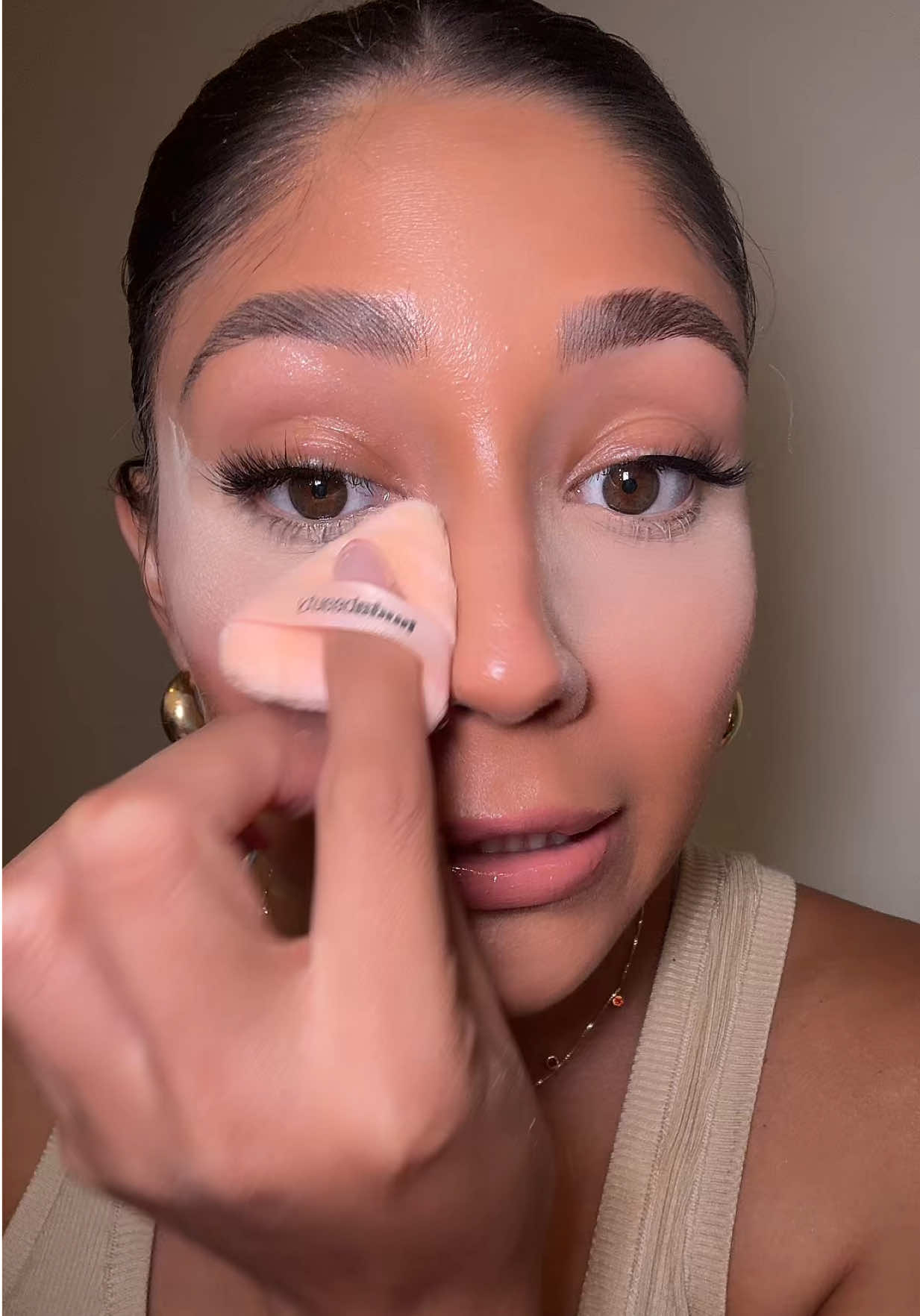 flawless creaseless concealer routine✨  @Hourglass Cosmetics concealer-beech  @Maybelline NY fit me pressed powder-130 @ONE SIZE BEAUTY translucent powder #makeup #makeuphacks #makeuptutorial #concealer #concealerhack 