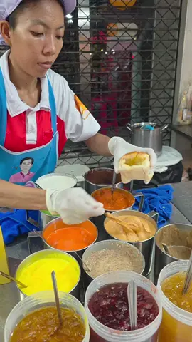 ขนมปังปิ้งไส้เยิ้มทะลัก😋ร้านขนมปังเจ้าอร่อยเด็ดเยาวราช ที่เยาวราช 18.00น.เป็นต้นไป #กรุงเทพมหานคร #ถนนเยาวราช #ของกินเยาวราช #Streetfood 