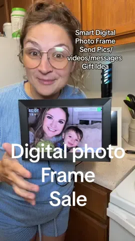 Flash Sale! Such a memorable gift 🎁 my family loves this digital photo frame 🫶#digitalphotoframe #giftidea #giftguide #memorable #dealsforyoudays 