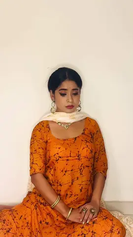 Exile wasn’t Ram’s alone—Sita made it Their journey 🍂 . . . . Answers to some FAQs -  • No, these aren’t the translation of the lyrics of the song used. These are entirely different poetry/conversations (I have decided to call them Kavya Leela) that I have imagined and written from the limited knowledge of the characters that I have and the folklore that I have heard growing up. Writing has been a long time passion and the goal was to find an intersection of both mediums. Thankyou for so much love on these, I am truly humbled :)  • Having said that, the hardest part of the process is selecting a song for the story I want to tell. Hours are spent to find a song that, according to me, feels apt to choreograph on. These are my favourite songs and I hope they make you feel the way they make me feel. 🥰 . . #danceperformance #posemudras #trendsong #dancersoftiktok #lovelife 