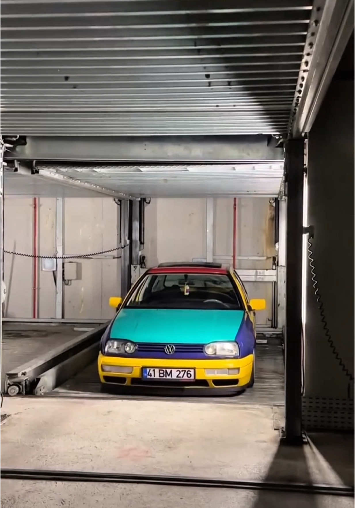 Iconic and impossible to ignore - this is the Harlekin style. 🔴🟢🟡🔵 Firstly presented for the Volkswagen Polo, later also for other models as Limited Edition. @@vmk3world #Volkswagen #VW #polo50 #vwpolo #poloharlekin 