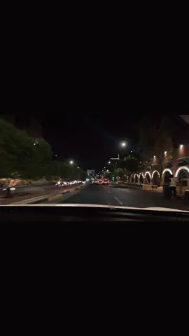 الانعزال عن هذا العالم البائس نجاة .🥀