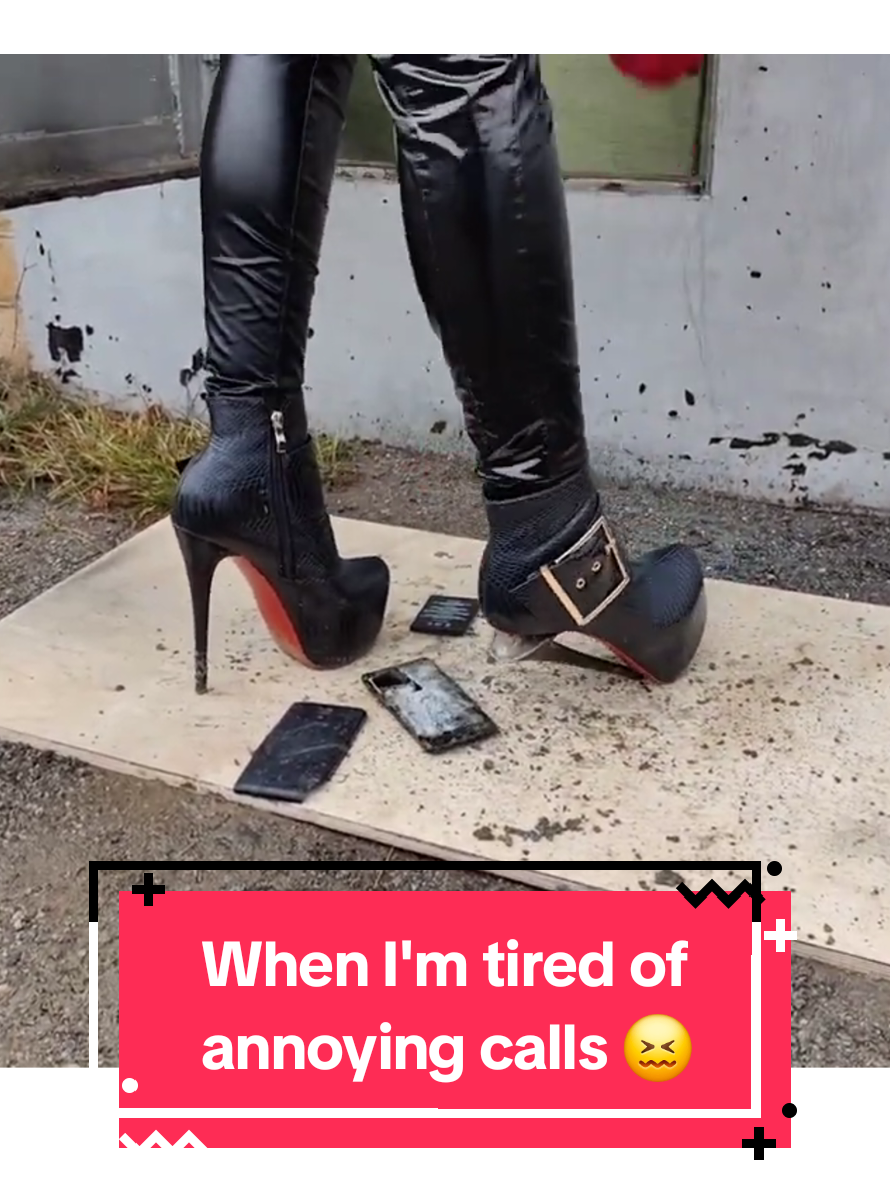 While smashing my phone with my boot heel, I broke my heel !  #phonecrushing #crushingasmr  #crushing #brokeheel  #girlbrokeheel