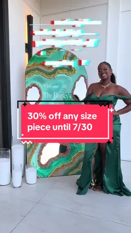 BIG SALE!! 30%off any order!! ✨Any size piece! ✨Any design and colors!✨ it can be an order for two years out for a wedding or bday! 💕💁🏽‍♀️ dm me #jet2holiday #fyp #cecespieces #giftideas #resinartist #weddindecor #artideas 
