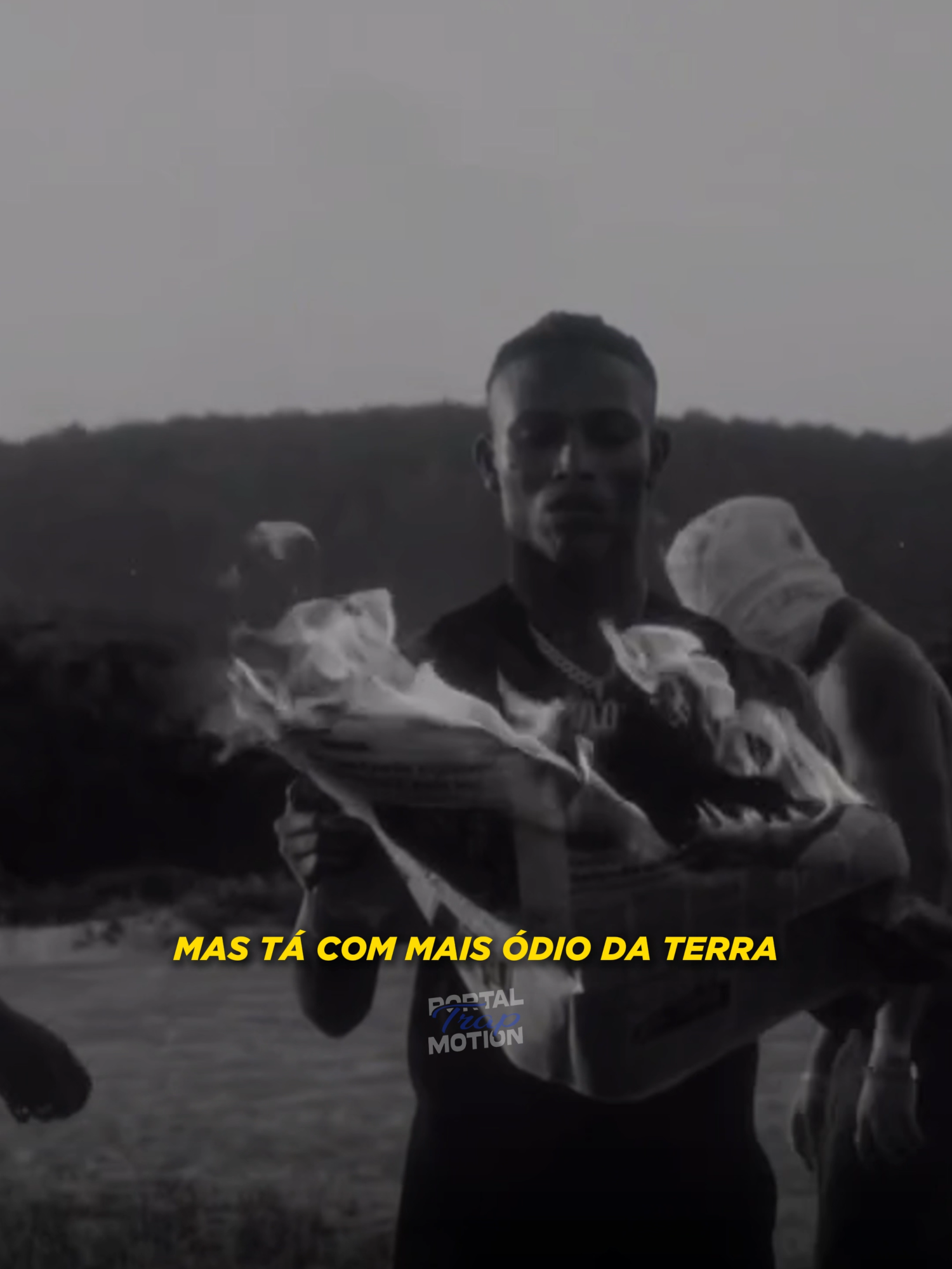 E ele era um menino bom 😣 . . . . . #alee #pagão #tipografia #tipografiasmusicas #statuswhatsapp #statusparawhatsapp #musicasinternacionais #explorar #lyric #status30segundos #traducoes #musicalegendada #story #legendas #lyrics_songs #songs #foryou