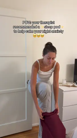 How did I live without this?! 😂 #hugsleep #sleep #adultswaddle #anxiousgirlie #lifewithanxiety #weightedblanket #sleeptips      