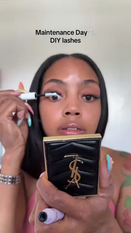 It’s maintenance day lovelies!! Let’s get cute & do our lashes! Lash map: 16,14,12,12,10 (Magic 088) #beautymaintenance #diybeauty #diylashes #maintenanceday #lashesathome 