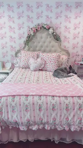 Welcome to my #loveshackfancy inspired & shabby chic bedroom 🎀🌷💕🌸 #shabbychic #shabbychicdecor #shabbychicstyle #RoomTour #bedroomtour #girlybedroom #girlyroom @LoveShackFancy 