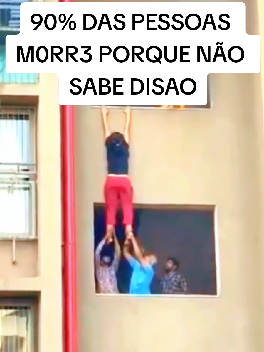 ⚠️UTILIDADE PÚBLICA⚠️ A maioria das pessoas não sabe como agir pra se salvar em um incêndio. E nunca sabemos quando iremos enfrentar um. Pode ocorrer quando menos esperamos. Por isso é preciso estar pronto sempre! Compartilhe porque conhecimento salva vidas! #incendios #bombeiros #salvar #dicas #Segurança 