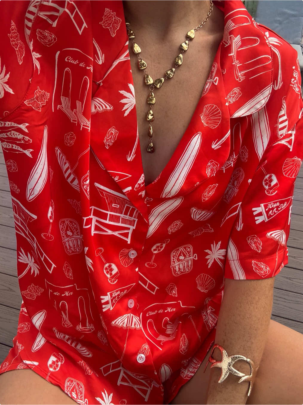Picture me vibing to this remix with some chilled sauvy b and no one knowing I’m wearing pajamas ☀️⛱️🌴 #neendi #sleepinstyle #summerpajamas #poolparty #summerpajamaset #matchingpajamas 