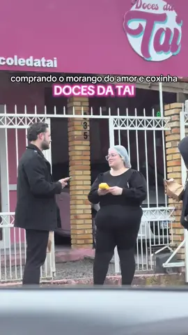 Segunda vez que ela me atende e é uma queridonaaa! merece o sucesso #tai #docesdatai #coxinha #morangodoamor 
