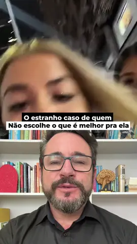 “O estranho caso da pessoa que não busca o melhor pra ela.” #psicologia  #relacionamento  #terapia  #virall  #relacionamentosamorosos 