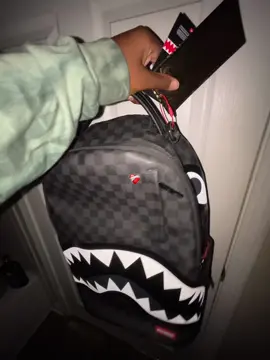 no this is not my first sprayground.#sprayground #fyp #backpack 