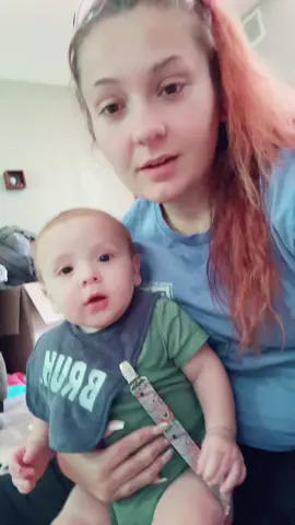 In his defense i usually only sing Disney music so his reaction was slow 😂#inthemiddleofthenight #babyreaction #babiesoftiktok ##foryoupage #mybaby #cutebaby #trendingsound #foryou #fyp #thisishowicope 