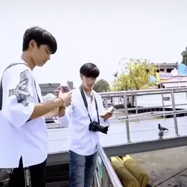 When I tell you he has no patience for ohm this is what I meant LMAOO  😭😭#singtoprachaya#ohmpawat#ohmsingto#hescomingtome#singtokrist🐢 gtokrist
