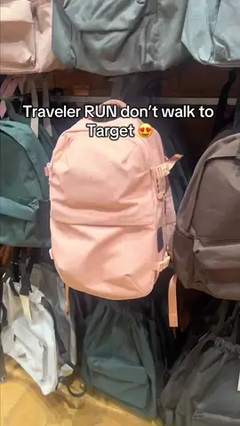 Every traveler needs this carry on backpack 😍 #travelhacks 