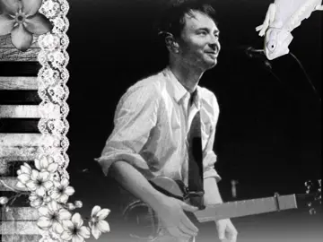 ︵‿୨♡୧‿︵ ...Thom yorke...🥹✌🏻 chat is ts tuff. #thomyorke #radiohead #moodboard #edit #chameleon  #blackandwhite  #thesmile  #onafriday #moodboardedit #eh #yorke #thom 
