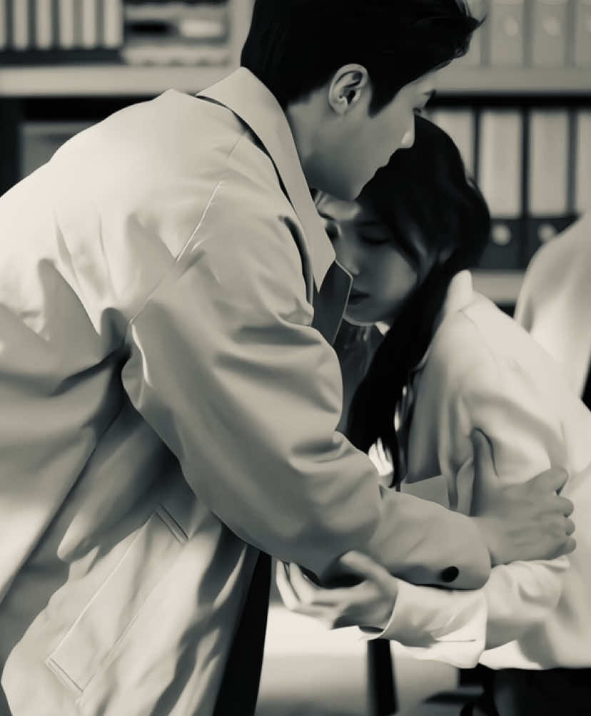 يواسيها وهي تبكى ع غيره😔 #kdrama #kimseonho #startup #startupkdrama #baesuzy #صندوق_الرمل #الشركة_الناشئة 