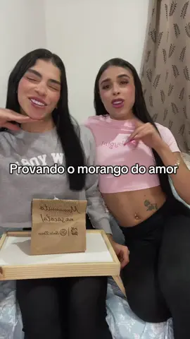 Provando o morango do amor 😍#fy #foryou #kloecartiel  #kloe #luanacoutto #luana #viral #morangodoamor 