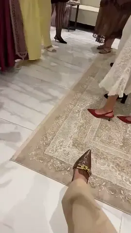 مو كل من هز خصرو رقص .. مع جمعه الصحبات الوضع يصير كداا 💃😊