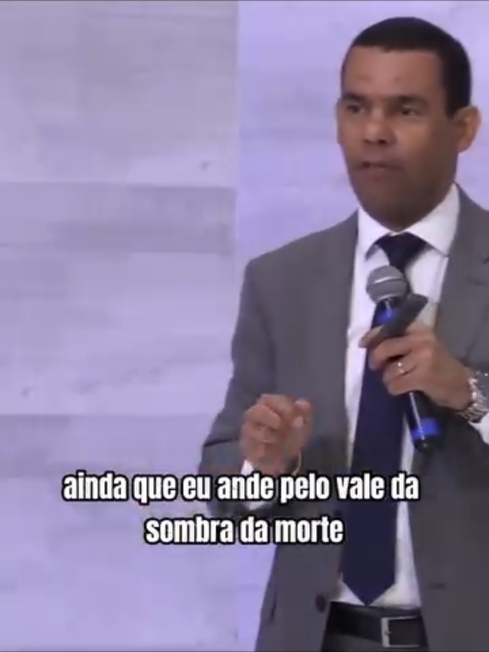 ainda que eu ande pelo vale da sombra da m... #rodrigosilva #bibliadiaria #jesuscristo #palavradedeus 