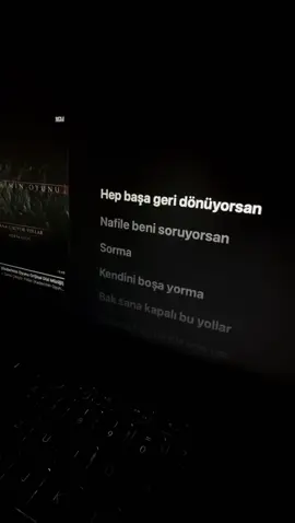 Hiçbir iyi söz dilinde dönen, unutturamaz ihanetini.  🎧: Derya Uluğ-Sana Çıkıyor Yollar #lyrics #lyricsvideo #music #deryauluğ #beniöneçıkart #keşfet #viraltiktok #keşfetteyizzz #fypシ #keşfetedüş 
