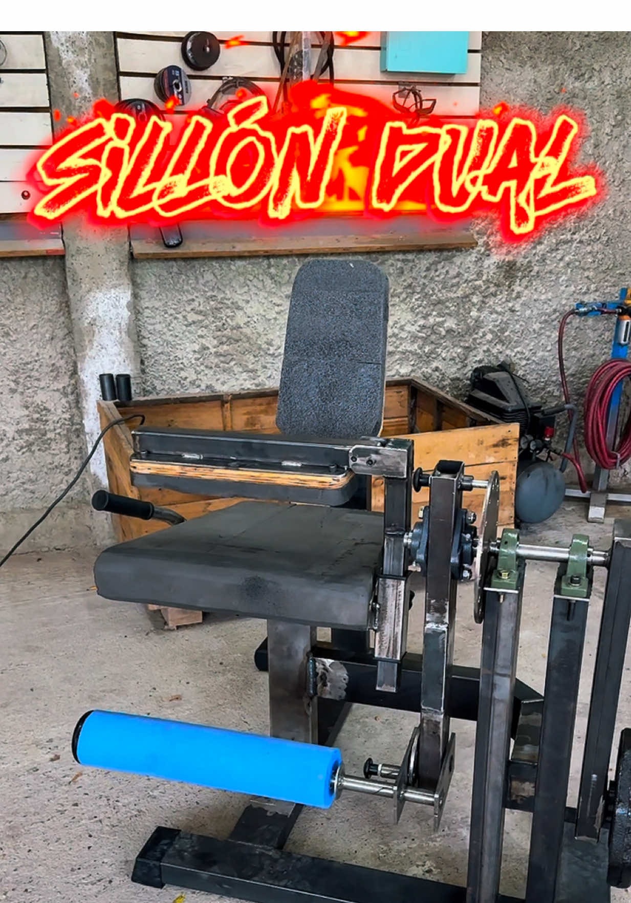 “Potenciá cuádriceps y femoral sin pausa con nuestro Sillón Dual. Ajuste rápido y duradero. 🔥”.                              #SillónDual #VisionFitness #EntrenaFuerte #LegDay #Maquinón #GymTok #FuerzaTotal #FierrosQueFacturan #FitnessArg #GymGear