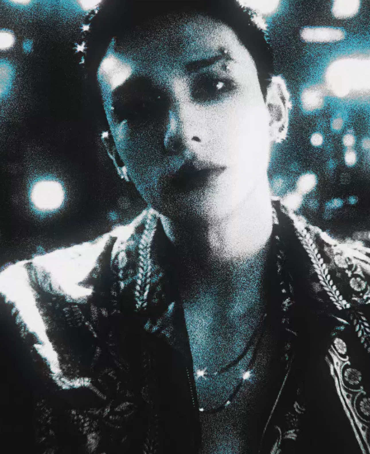 flicker warning. hello handsome; you look lonely. i can fix that.  #hyunjinedit #hyunjinskzh#hyunjin #StrayKids #hwanghyunjinedit #insanegrp #hwangelicla #Viral #4you #fypシ゚ 