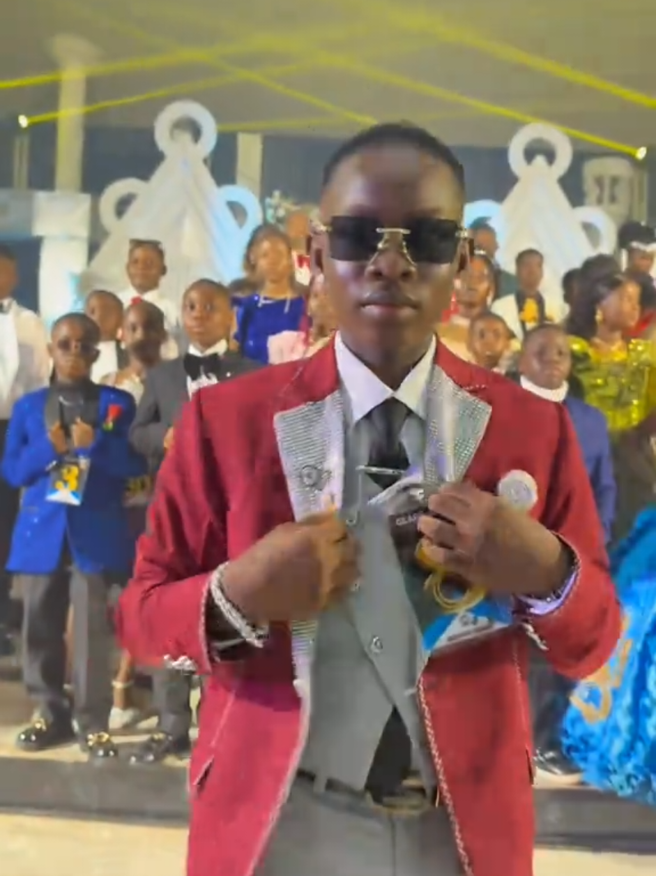 Watch the glow up , Grade 5 style.@UPSS They understood the assignment  #prom2k5 #upss #prom #promtransformation #Grade5Prom 