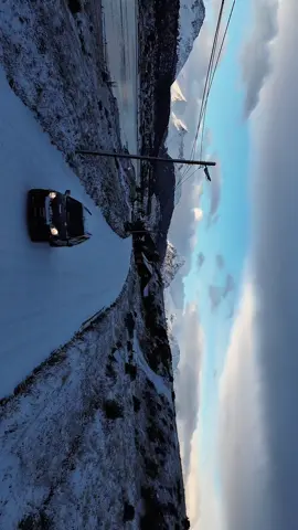 Dia de nieve en la ciudad de Ushuaia ❄️ #drone #dji #argentina #ushuaiafindelmundo #mountains 