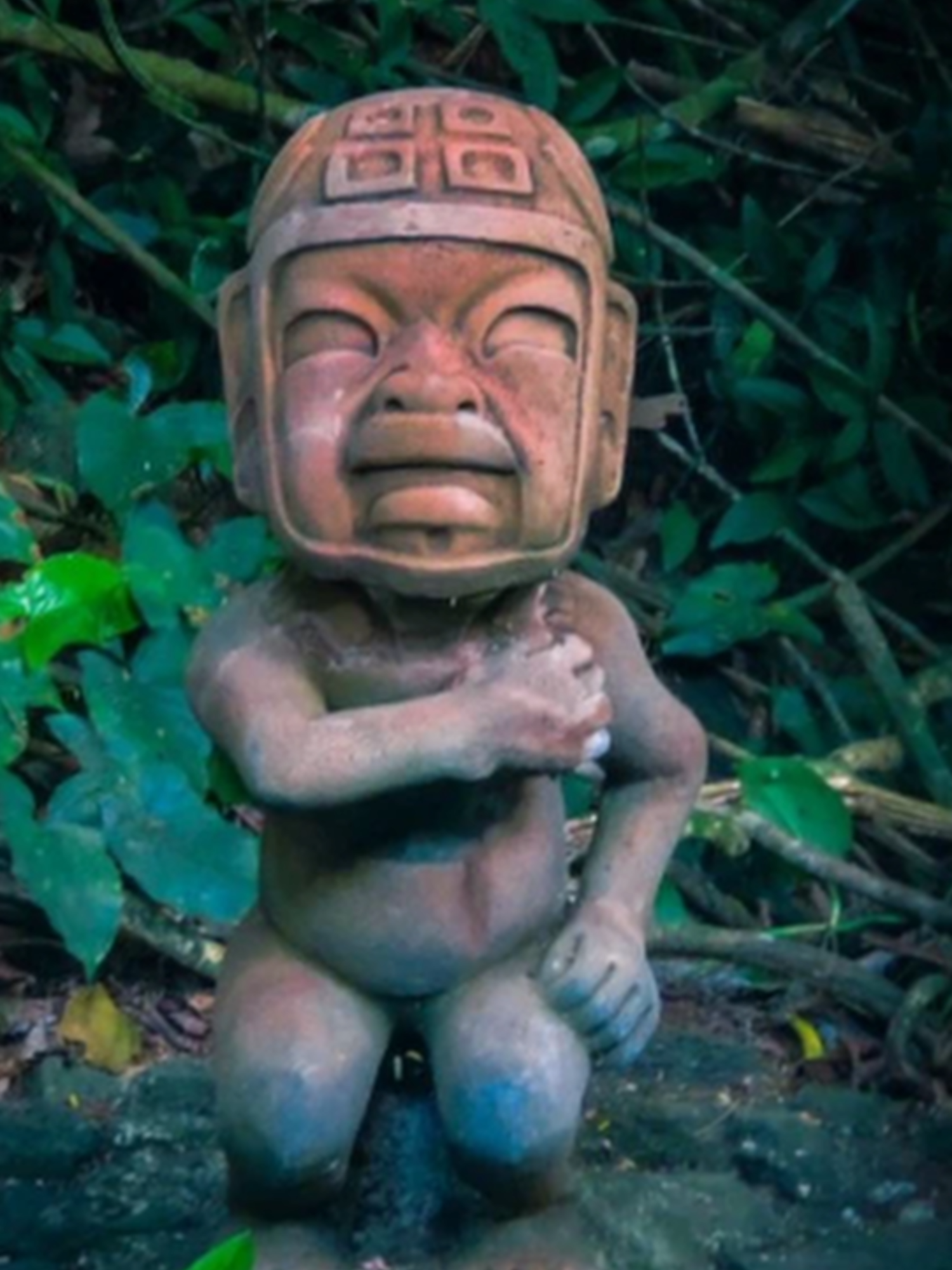 DUENDES en MÉXICO: ¿Leyenda o Realidad? Sabías que en México existen duendes que raptan niños y maldicen a quienes invaden sus territorios? 😱 En este video revelamos: 🔍 Los 3 tipos de duendes más peligrosos (¡el #1 vive en tu casa sin que lo sepas!). 🌳 Lugares embrujados como el Puente de los Duendes en Puebla, donde desaparecen personas . 🙏 Rituales ancestrales para protegerse (ofrendas de maíz, ojos de venado y ropa al revés) #DuendesMexicanos #Chaneques #TerrorReal #LeyendasUrbanas #Aluxes