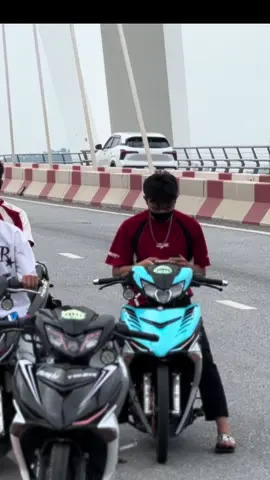 Đẹp trai mà Không được bình thường 🤣