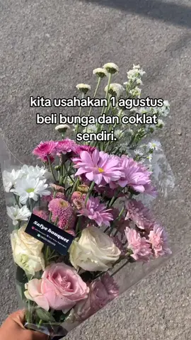 cari freshflower area Bojonegoro? order 082311381009 #nationalgirlfriendday #nationalgirlfriendsday #flowers #freshflowerbojonegoro #buketbojonegoro #bucketbojonegoro 