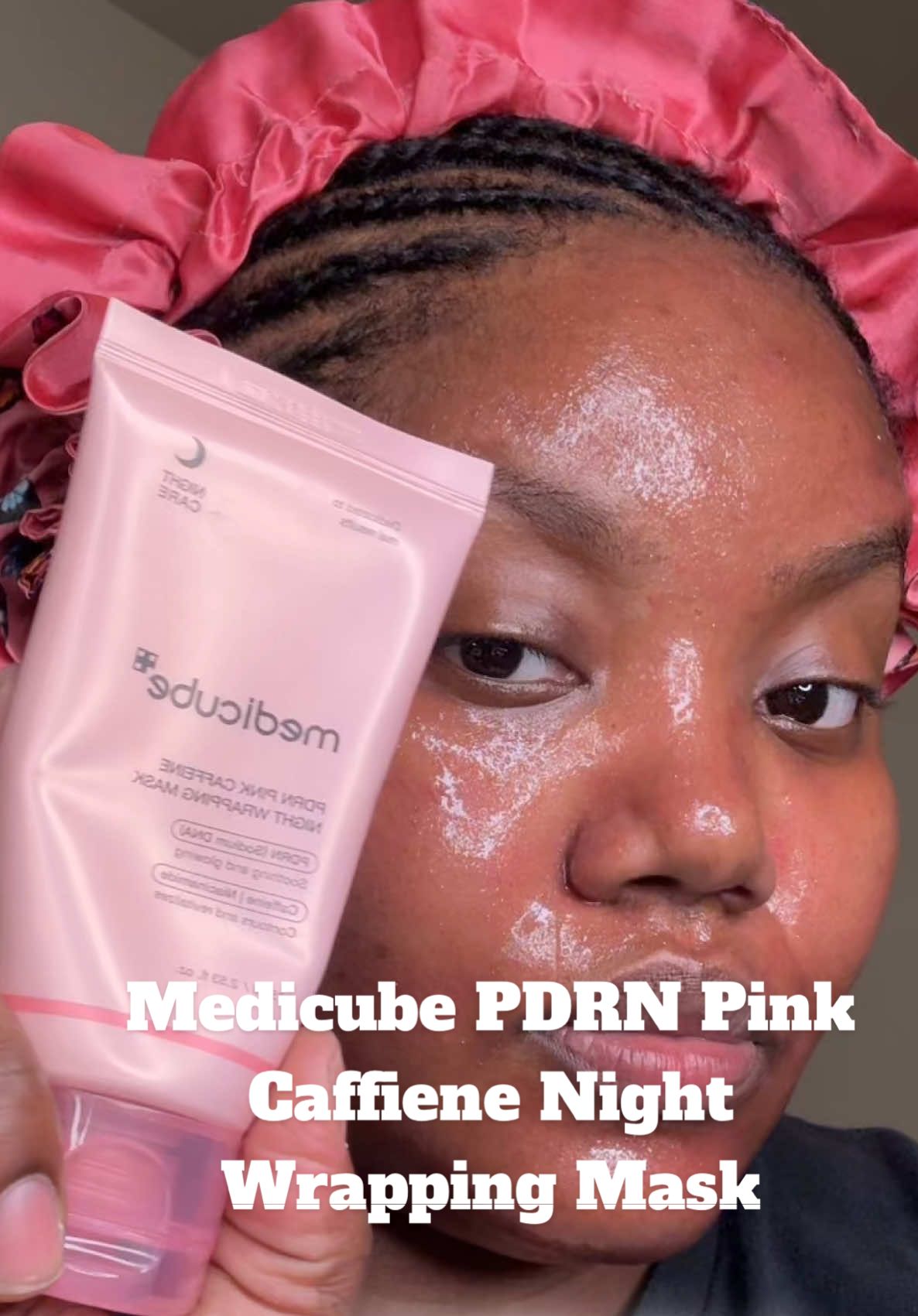 If you struggle with puffy face when you wake up in the morning, this overnight mask is for you . The caffiene in this mask helps reduce puffiness and energize the skin.   It’s  been having my face glowing for 2 days now ! 😍 If you want clear, glowing skin, Korean Skincare is the way to go. Medicube always leaves my face beautiful and glowing ! @medicube global  I love this mask because it’s formulated with Salmon DNA (PDRN), collagen, hyaluronic acid, and peptides, this mask helps boost skin elasticity and locks in moisture overnight.   #koreanskincare #medicube #wrappingmask 
