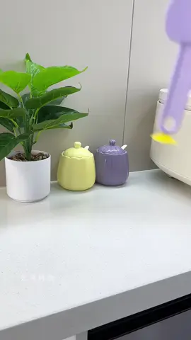 A Rice Scoop That Doesn’t Stick?! YES Please 🍚❤️ ✔️ Anti-stick raised dots = no more rice residue ✔️ Stands upright on its own ✔️ Suction base — stick it to the rice cooker, counter, or wall ✔️ Thickened PP material = high-temp resistant, no warping ✔️ Easy to rinse, quick to dry ✔️ Cute shape, affordable price #KitchenFinds #CookingHack #HeartSpoon #RiceLover #CuteAndFunctional #TikTokFinds #SmartLiving #KitchenEssentials