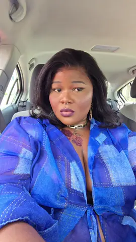 Looking like someone fine auntie 😍 