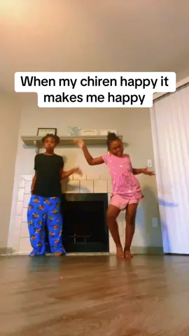 My girls making memories ❤️#realisticmomlife #dancequeen #viral #mamagirls 