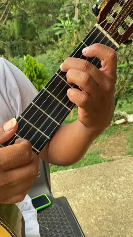 Arpegio de Alex Campos en la guitarra #alexcampos 