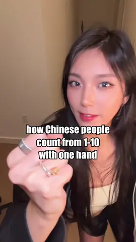 American: need two hands to count to 10 Chinese: one hand is enough 💅✨ Who does it better? 😎👇 #learnchinese #chineseforbeginners #languagelearning #chinesenumbers #mandarintips #LearnOnTikTok #uselesschineseteacher 