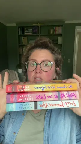 Featuring that shaky af tripod I was telling y’all about earlier. 🤦🏻‍♀️ #BookTok #bookrecommendations #bookish #bookstack 