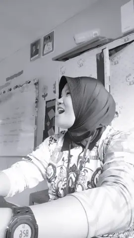 profesi itu hanya beda cara penjemputan rezeki saja... #CapCut #gurubelajar #gurupjokindonesia #gurugokil #gurutiktok #guruolahraga #gurupjokberdampak #NutrifoodPETeacher 