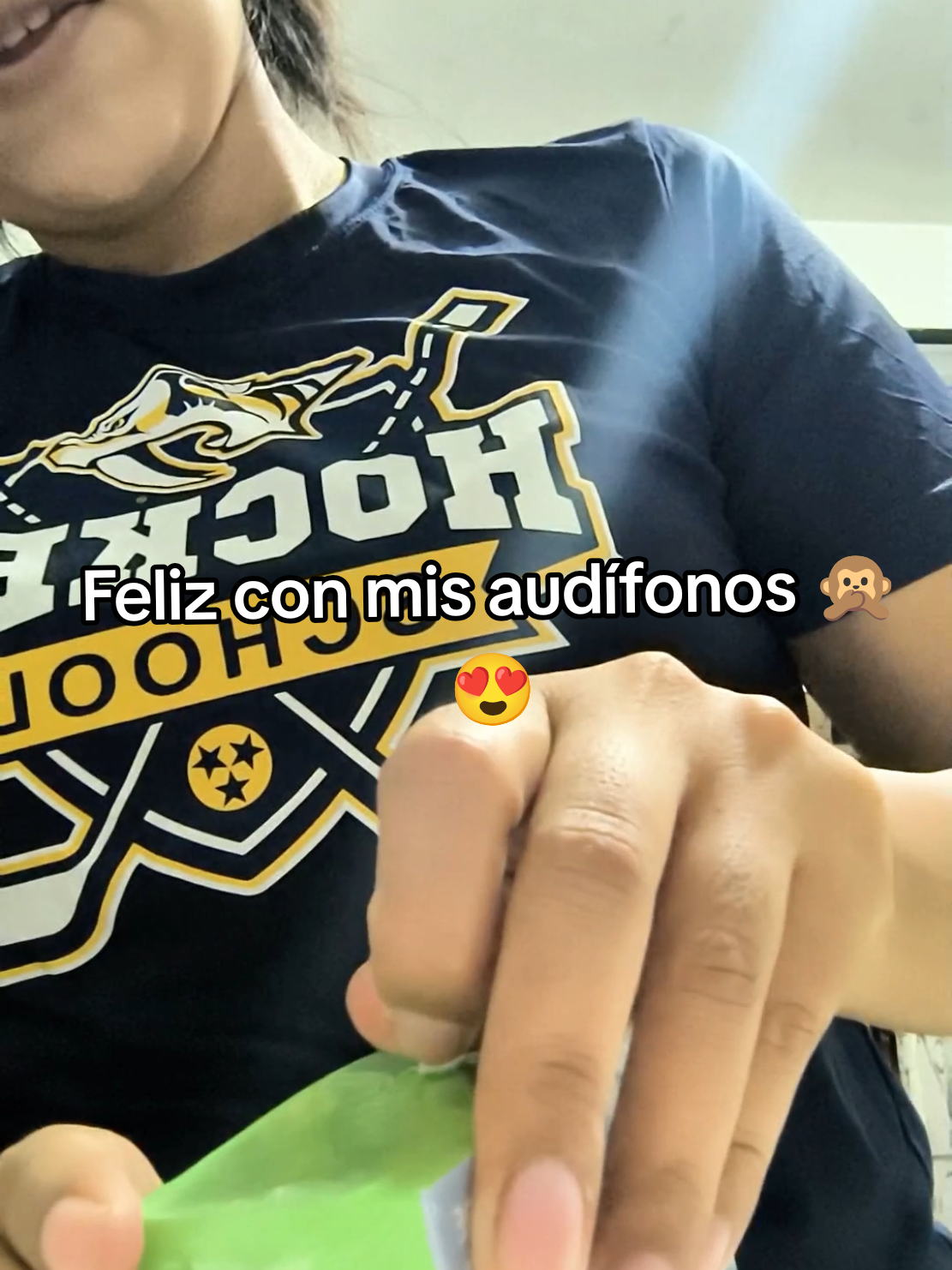 Feliz con mi Android 😍🙊 Me parecio tan irreal ese audífono que dije amonoss 😅😬 #umboxing #santacruzdelasierra🇳🇬 #bolivia🇧🇴 #audifonos #damarisluis 