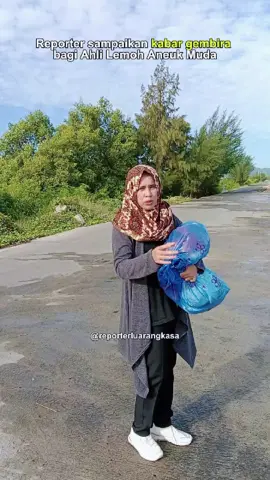 Reporter terpaksa minta bantuan cameramen #BeritaFiktif #aceh #reporterluarangkasa 